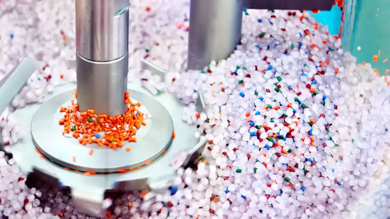 Conversión del PET en materia prima reciclada